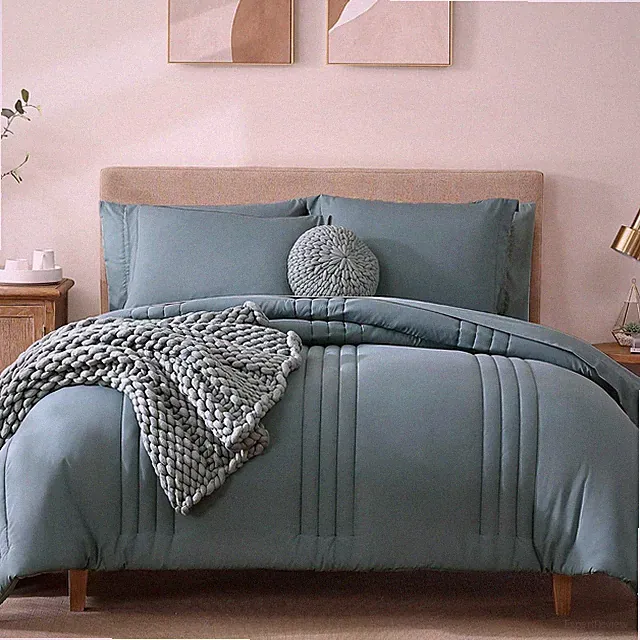 Luxurious Super King Plus Size 7-Piece Comforter Set in Blue Green