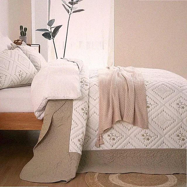 Oversized King Quilt Set Taupe-128X120 Super King Bedspread with 2 Pillow Shams